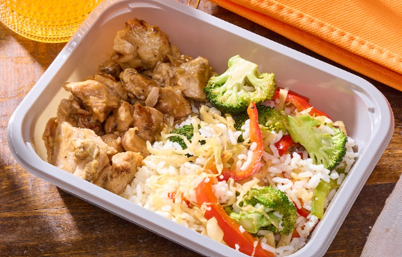 Factor Meals vs. Easy Mealz: Which Is Better for Toronto Residents?